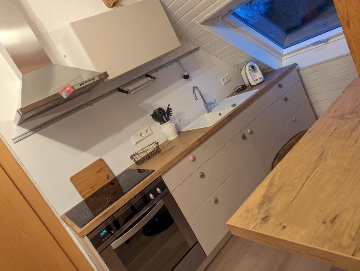 Helles Dachgeschoss-Appartement クレーフェルト エクステリア 写真